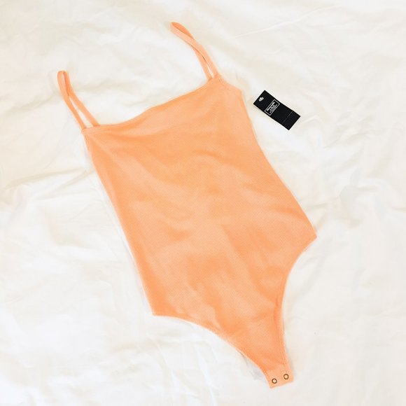 Abercrombie & Fitch Ribbed Twist Back Bodysuit - NWT - Picture 3 of 7